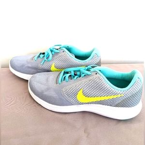 Nike Revolution 3 Running Shoes size 8
